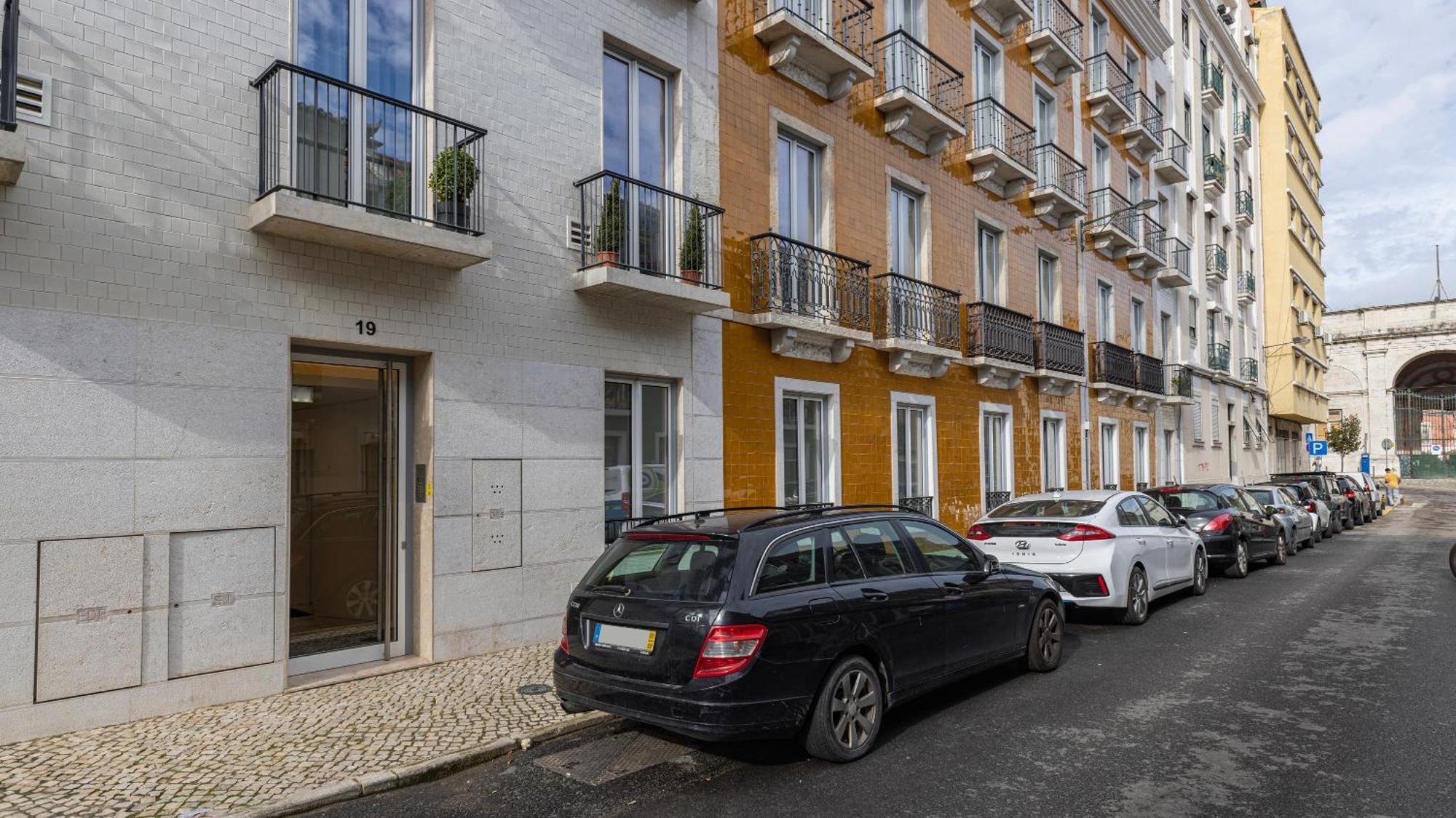Deluxe 1 Bdr W/ Pool View By Lovelystay Apartment Lisbon